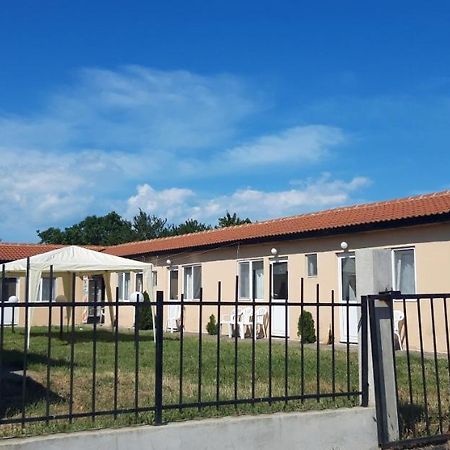 Krimski Bungalows ビャラ エクステリア 写真
