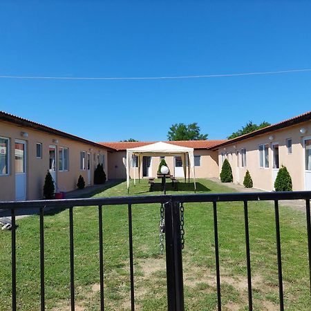Krimski Bungalows ビャラ エクステリア 写真
