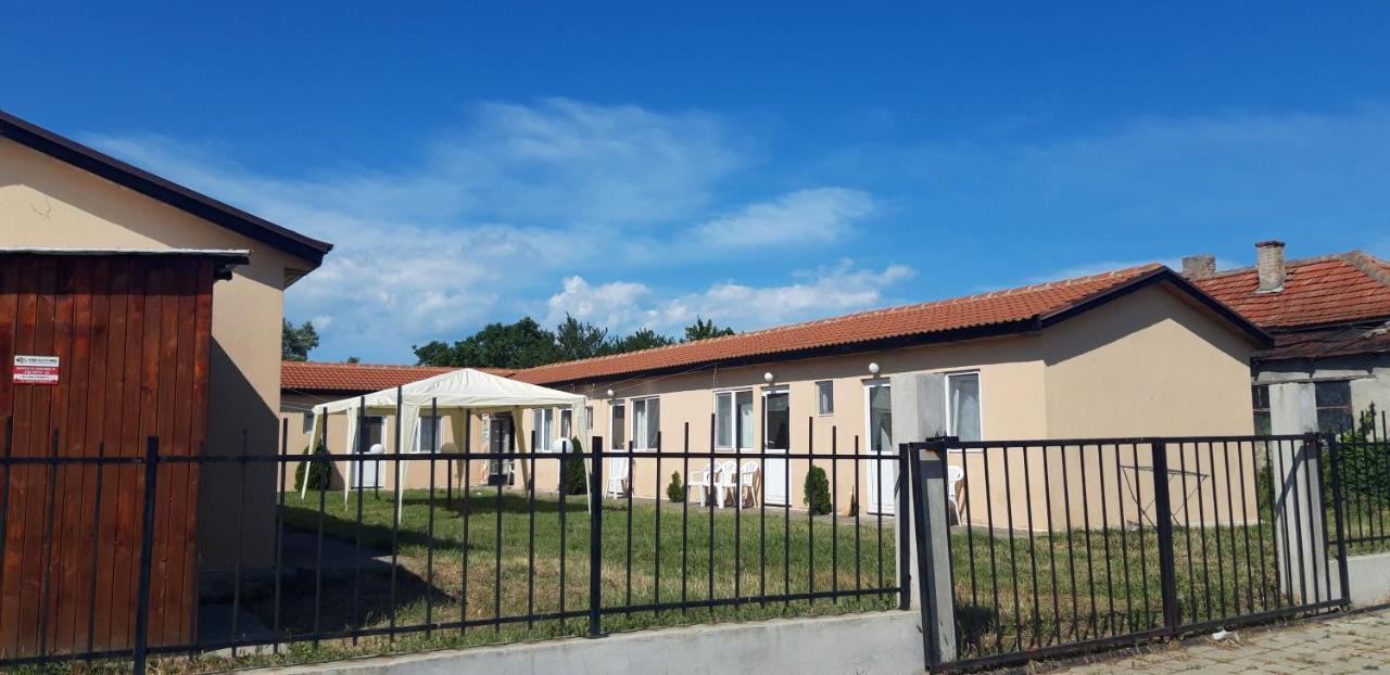 Krimski Bungalows ビャラ エクステリア 写真